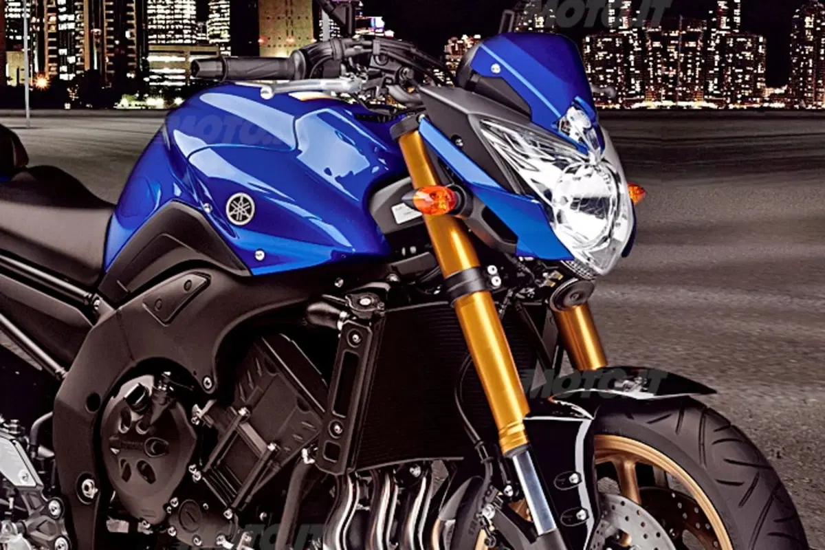 Yamaha FZ8. Le immagini ufficiali (4)