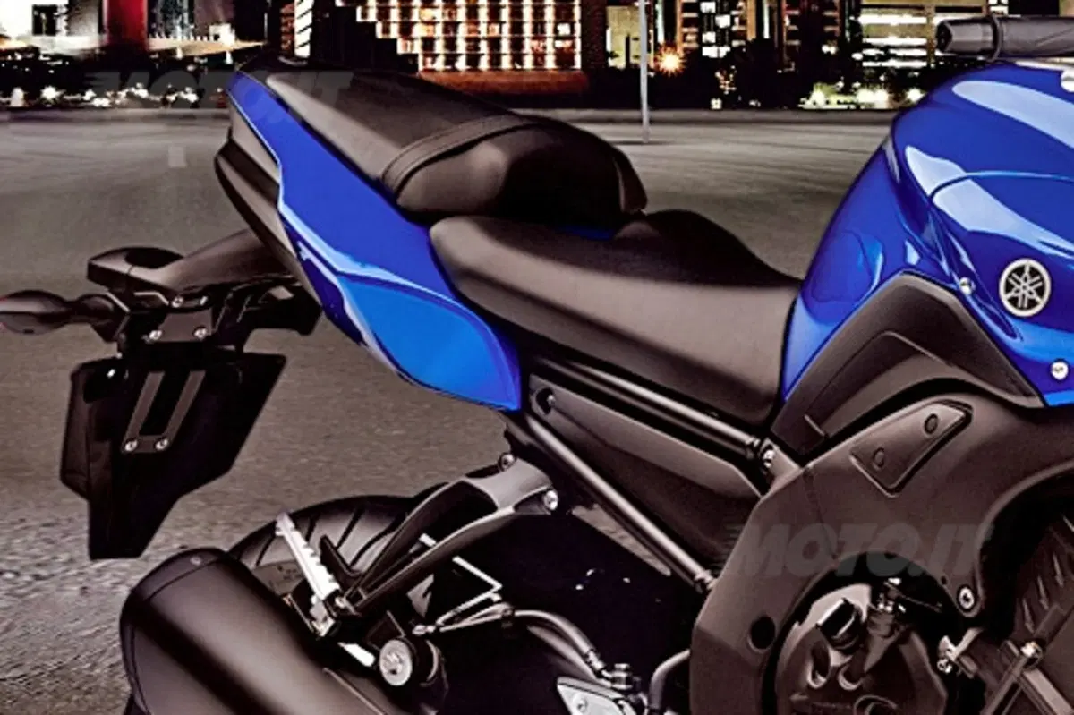 Yamaha FZ8. Le immagini ufficiali (5)