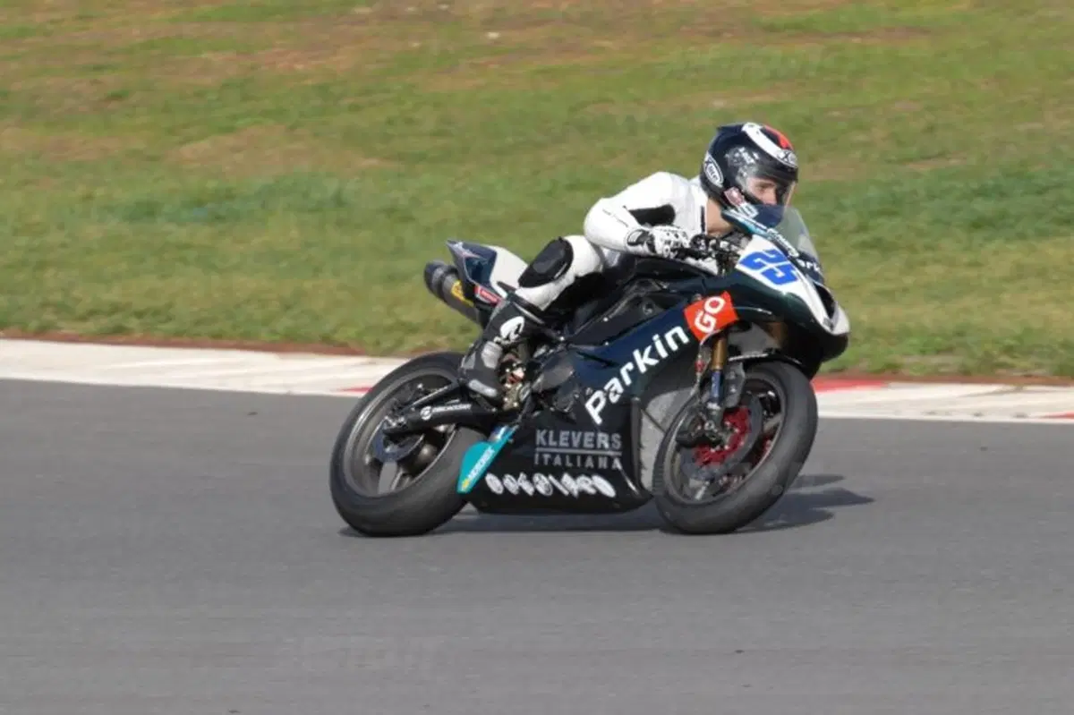I 4 moschettieri del team Triumph BE1 (4)