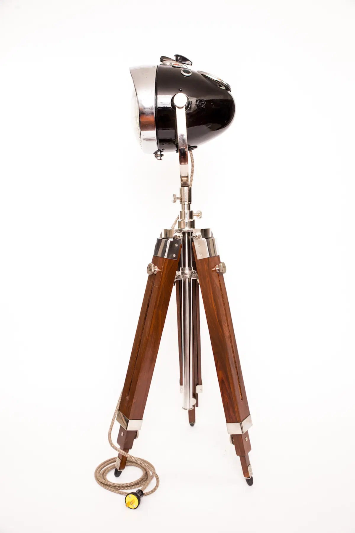The Modern Weld: lampade d'arredamento create con fari vintage (11)