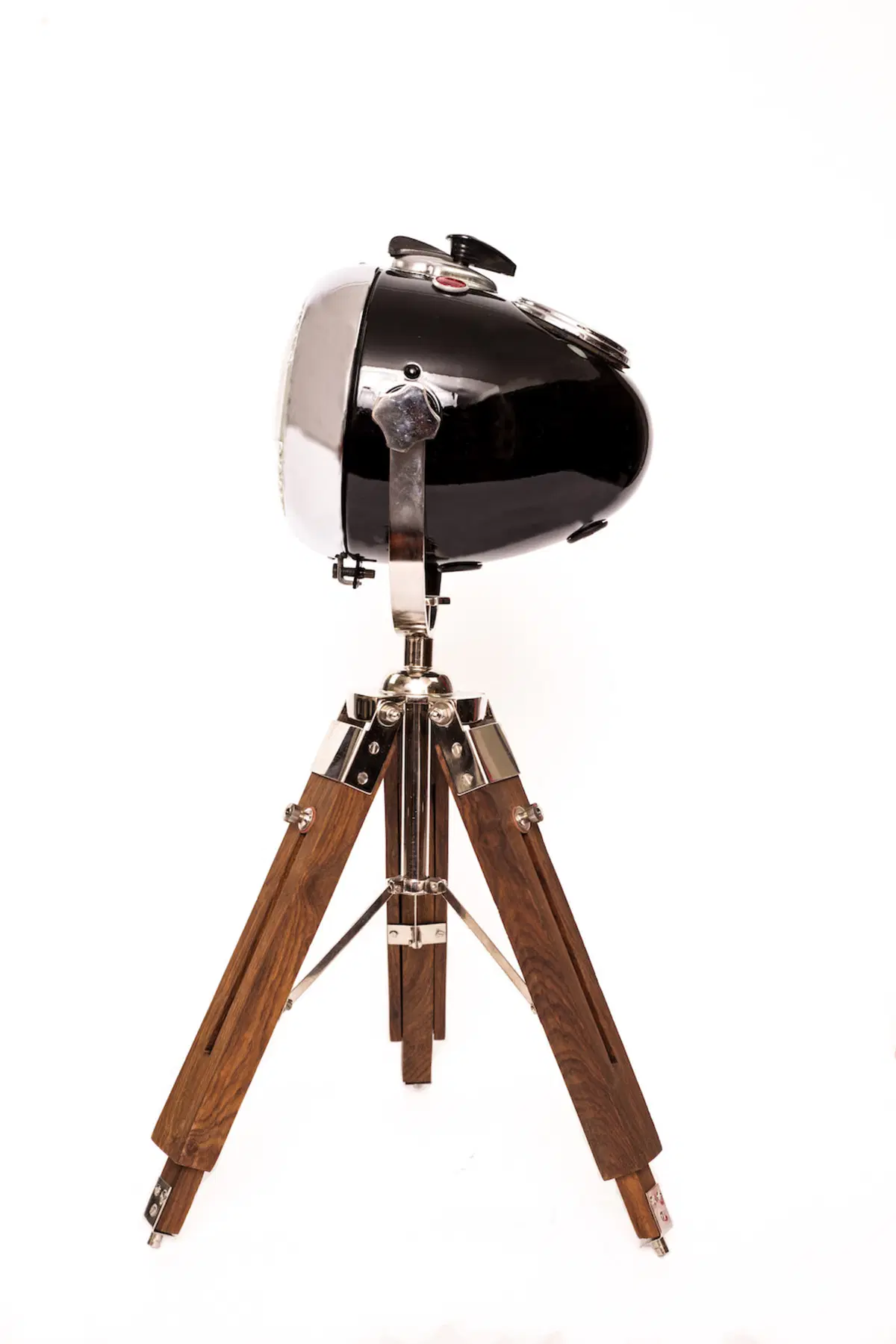 The Modern Weld: lampade d'arredamento create con fari vintage (13)