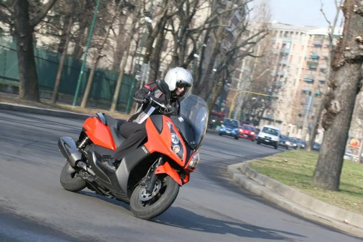 Kymco Downtown 300i e Xciting R 300i  (3)