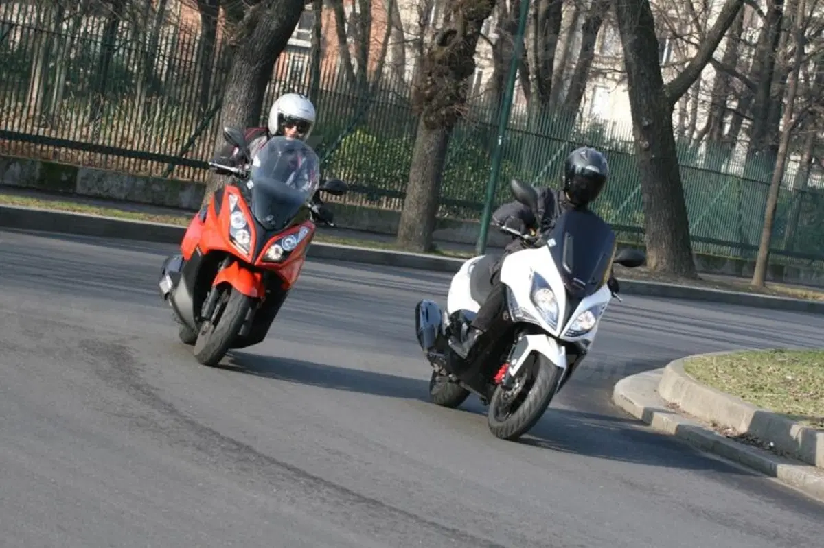 Kymco Downtown 300i e Xciting R 300i  (10)