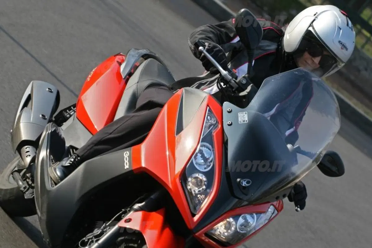 Kymco Downtown 300i e Xciting R 300i  (12)
