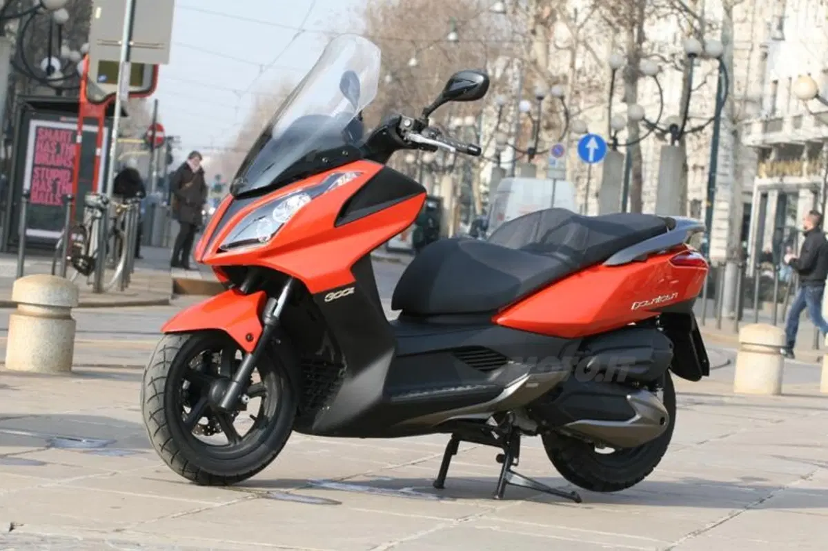 Kymco Downtown 300i e Xciting R 300i  (17)