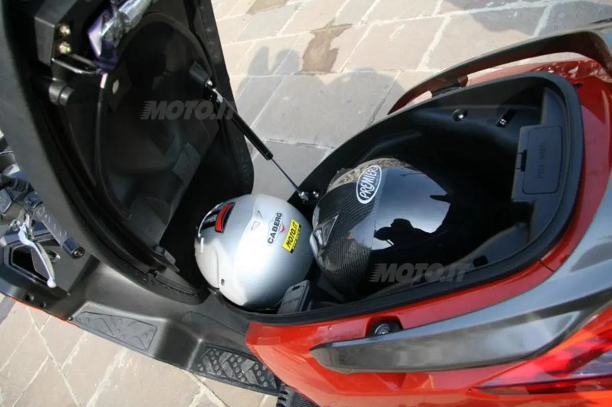 Kymco Downtown 300i e Xciting R 300i  (26)