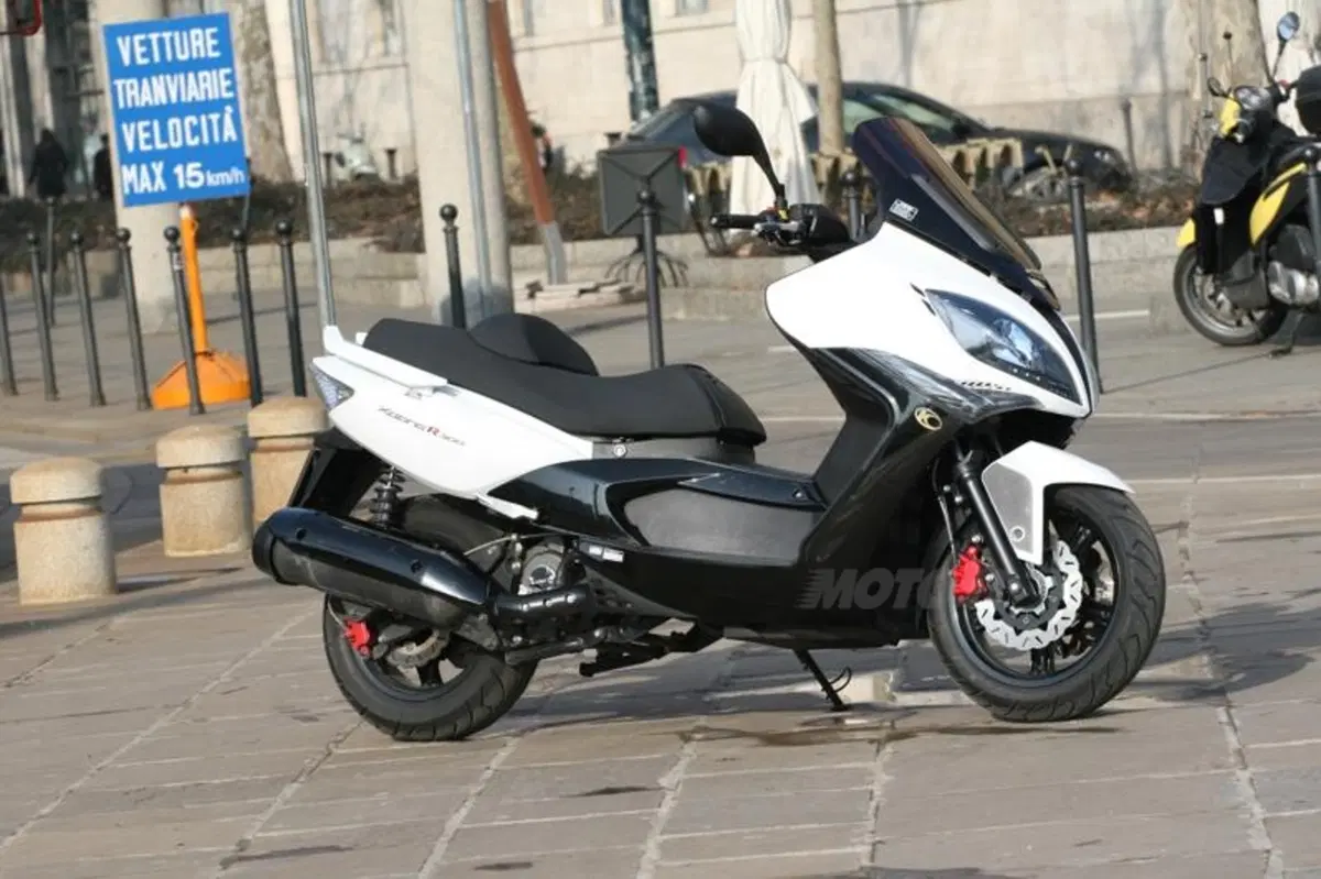 Kymco Downtown 300i e Xciting R 300i  (27)