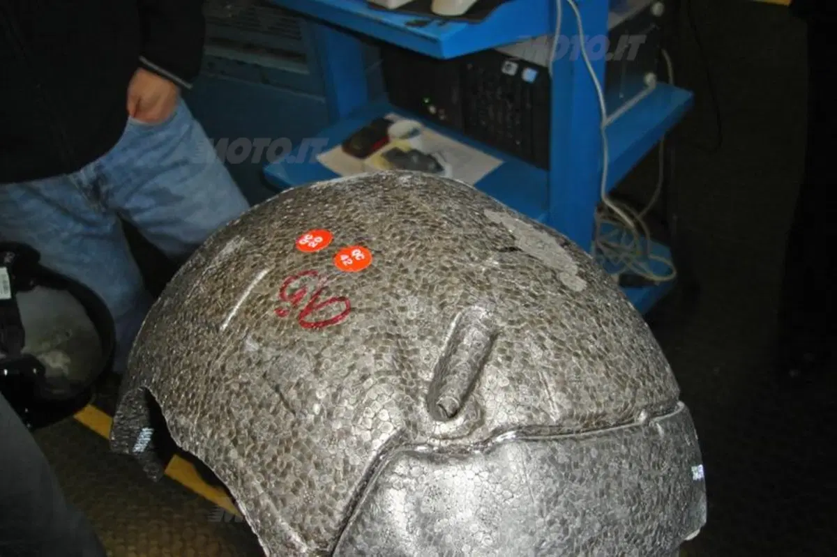 Crash test: il jet della Shark è ok (3)