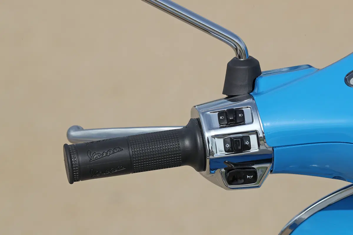 Vespa Primavera 125 Primavera 125 3V ie ABS 50° Anniversario (2018 - 19) (13)