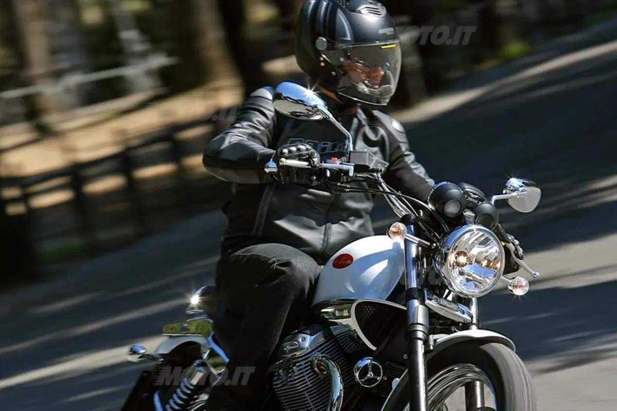 Moto Guzzi Nevada 750 Classic 