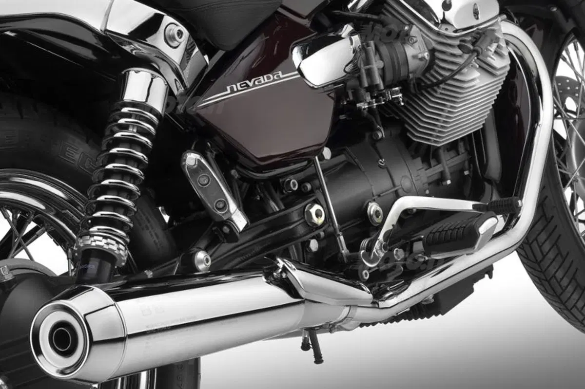 Moto Guzzi Nevada 750 Classic  (19)