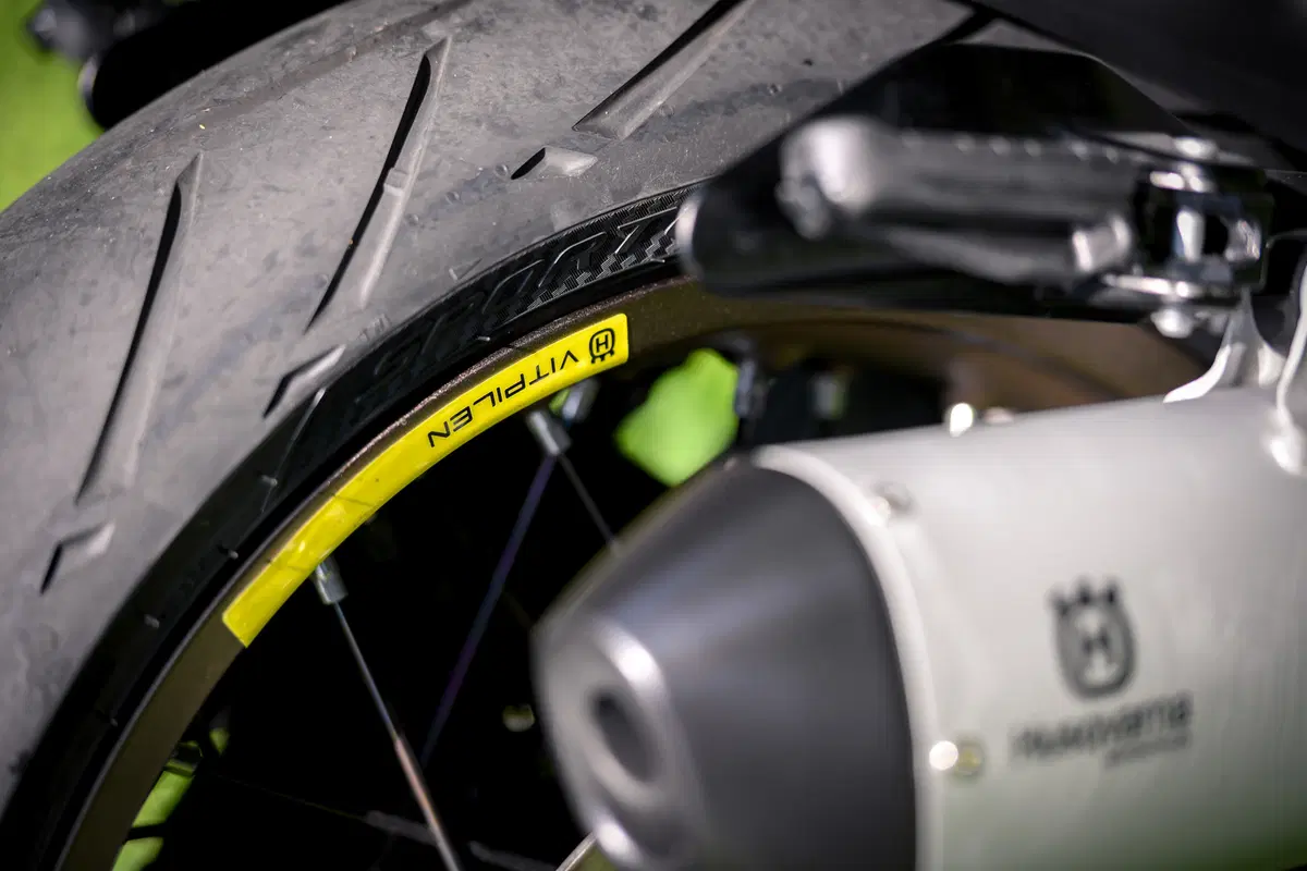 Husqvarna Svartpilen e Vitpilen 401 – Potere ai piccoli (5)