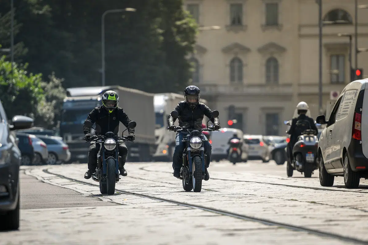 Husqvarna Svartpilen e Vitpilen 401 – Potere ai piccoli (3)