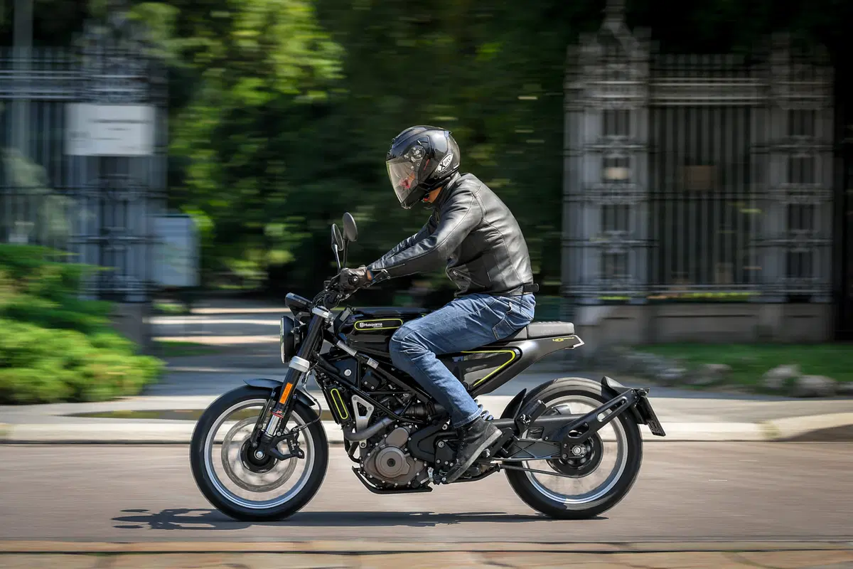 Husqvarna Svartpilen e Vitpilen 401 – Potere ai piccoli (6)