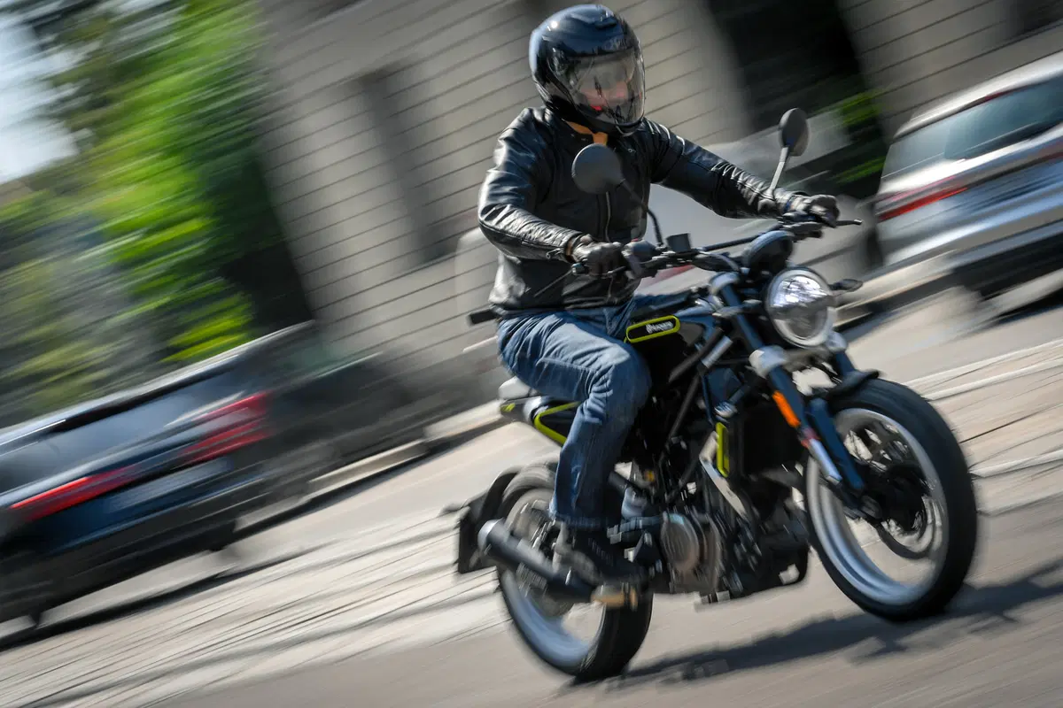 Husqvarna Svartpilen e Vitpilen 401 – Potere ai piccoli (9)