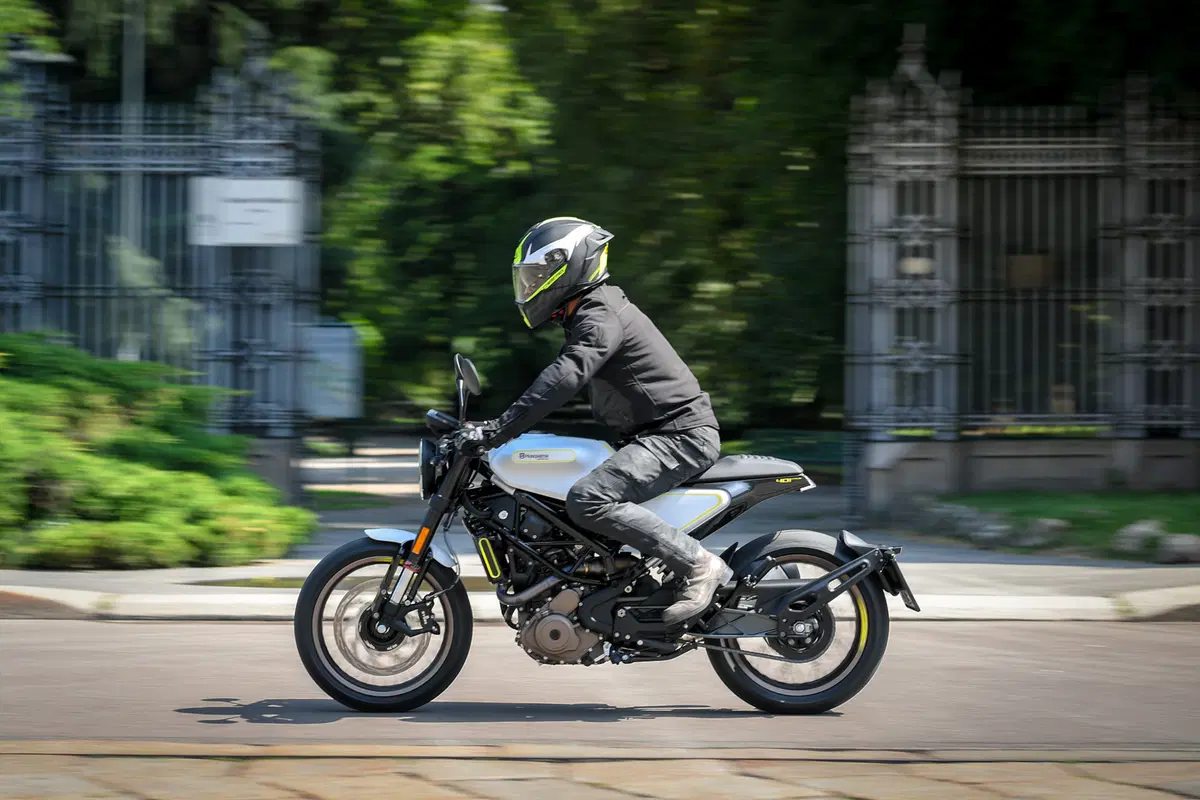Husqvarna Svartpilen e Vitpilen 401 – Potere ai piccoli (10)