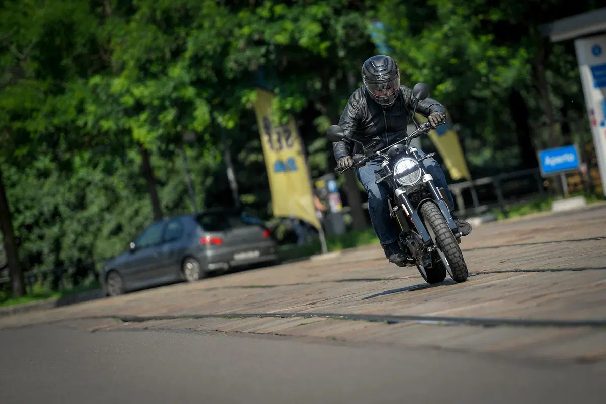 Husqvarna Svartpilen e Vitpilen 401 – Potere ai piccoli (13)