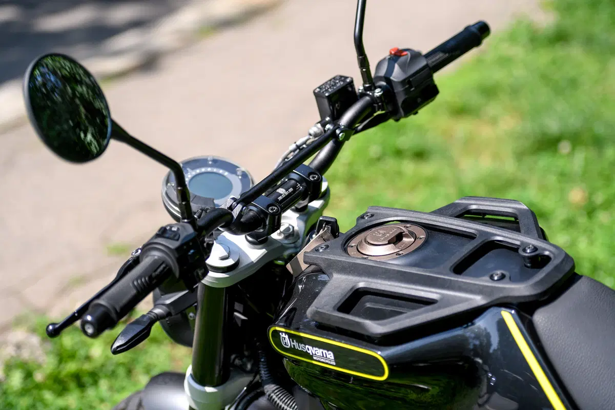 Husqvarna Svartpilen e Vitpilen 401 – Potere ai piccoli (23)