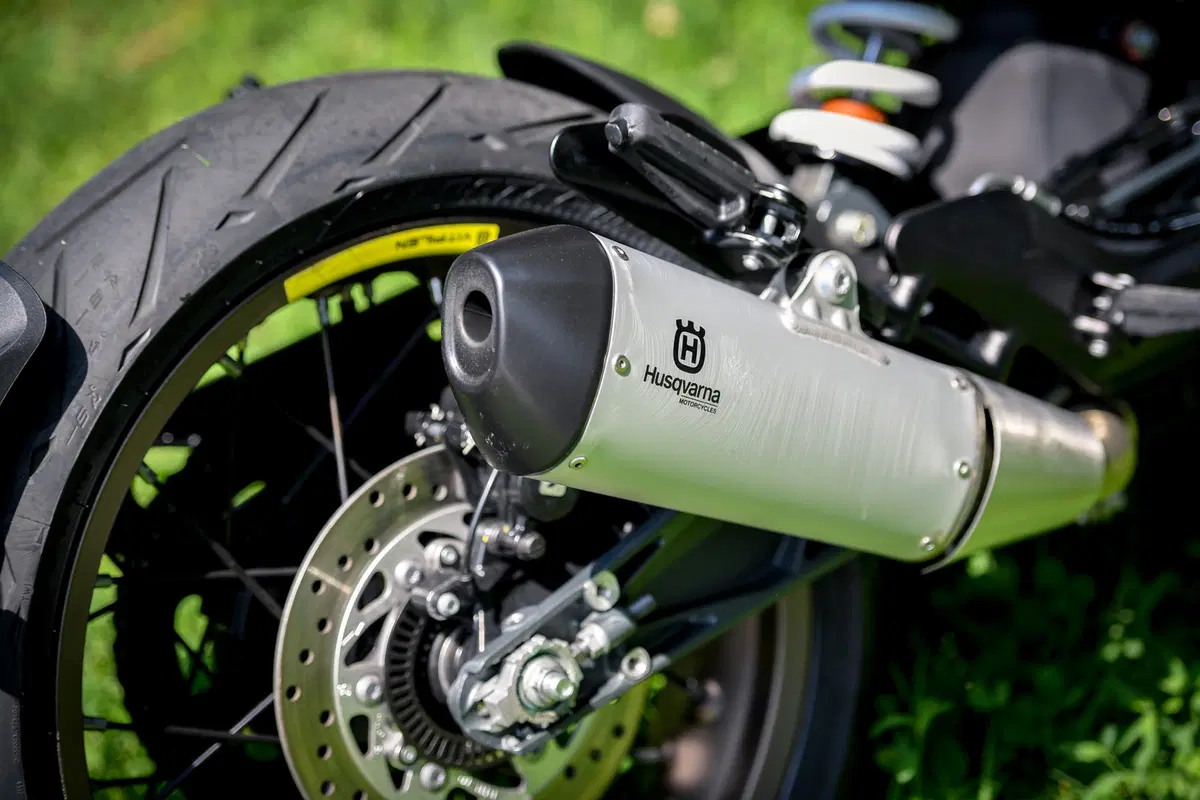 Husqvarna Svartpilen e Vitpilen 401 – Potere ai piccoli (29)