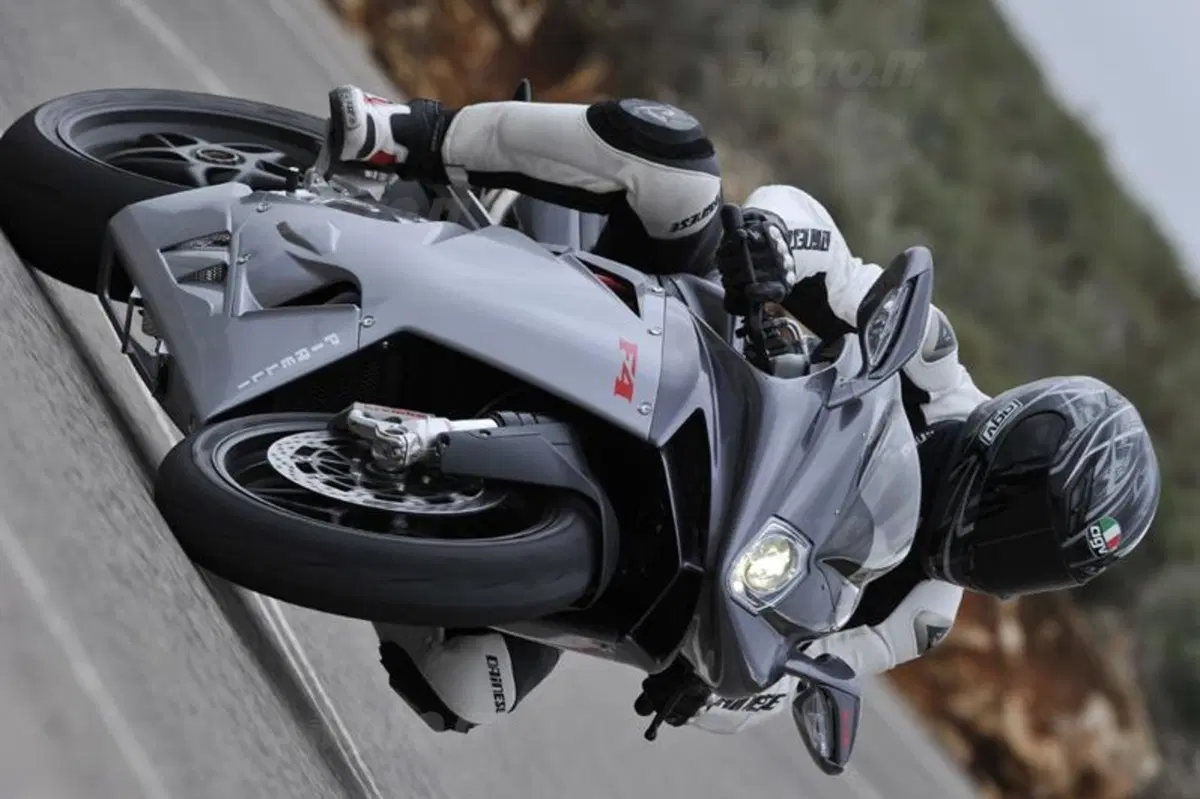 MV Agusta F4  (4)