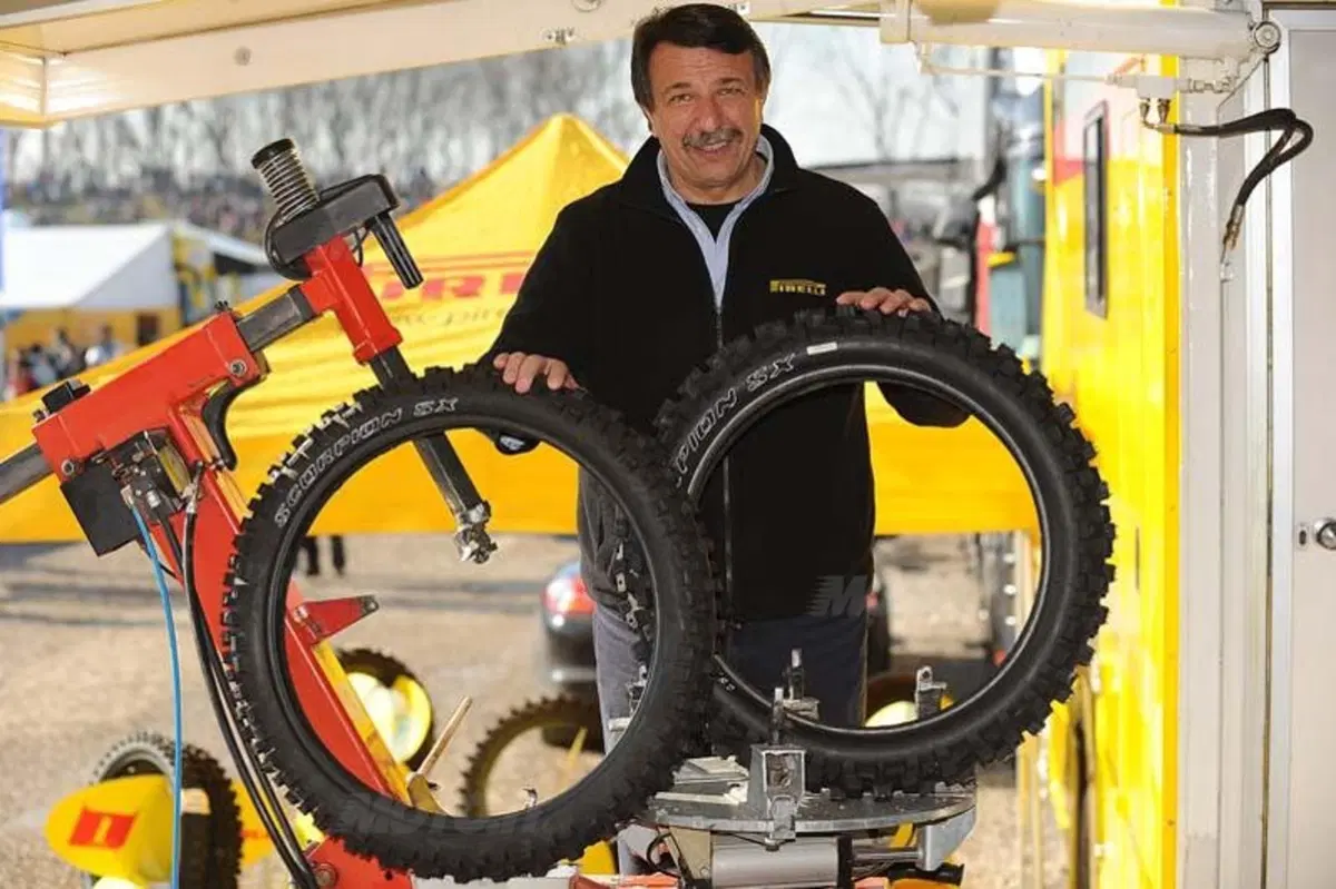 Pirelli debutta nel Supercross con Scorpion SX