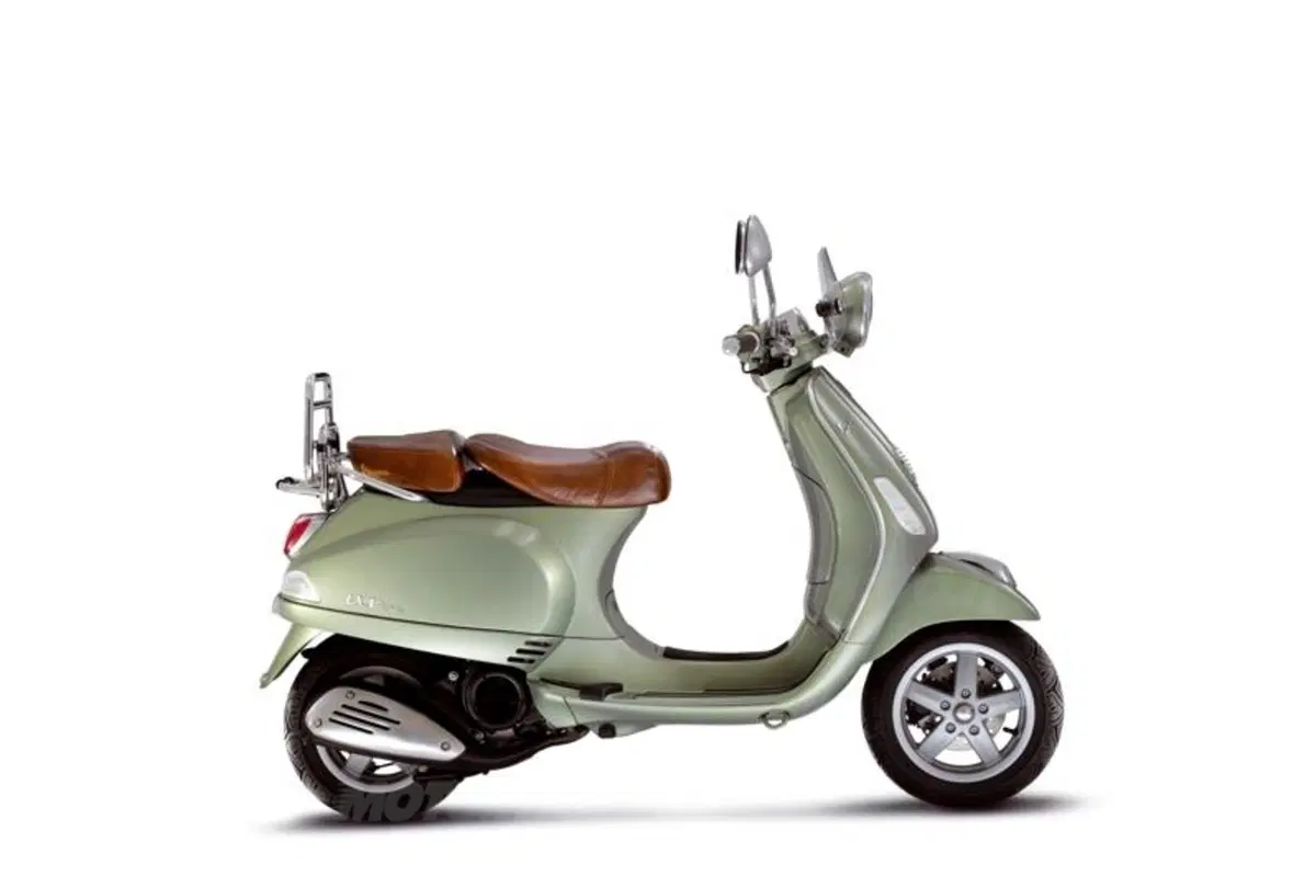 VESPA LXV 125 ie (2)