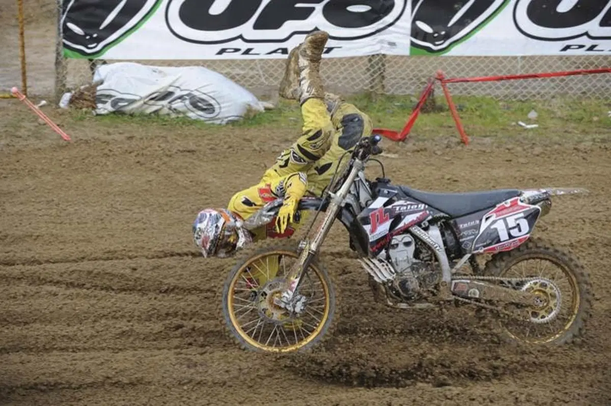 Motocross: numeri da circo! (9)