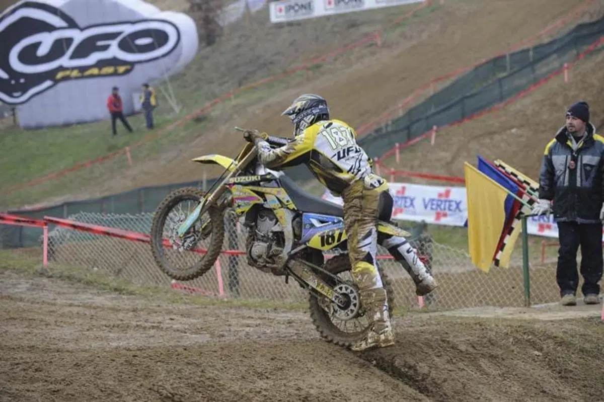 Motocross: numeri da circo! (40)