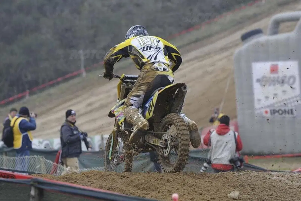 Motocross: numeri da circo! (51)