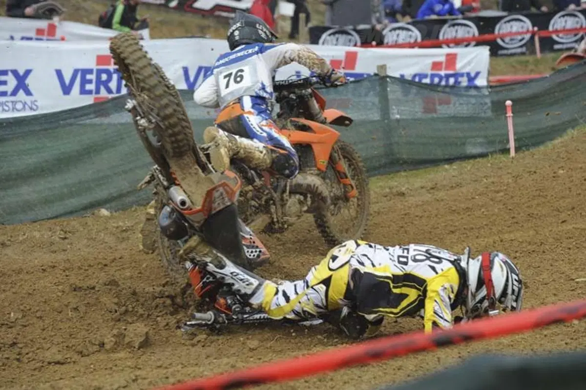 Motocross: numeri da circo! (52)