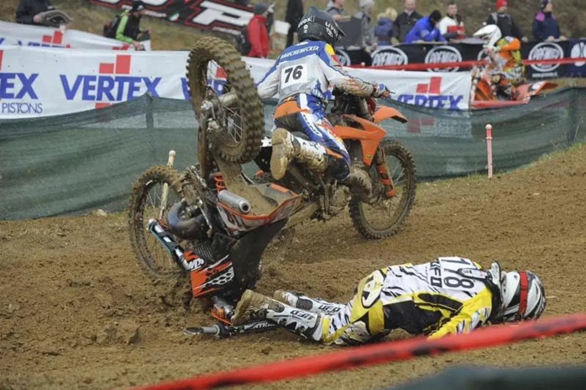 Motocross: numeri da circo! (53)