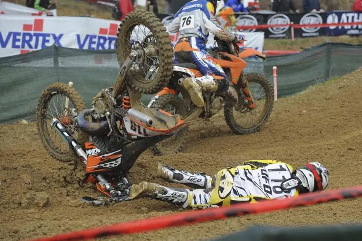 Motocross: numeri da circo! (54)