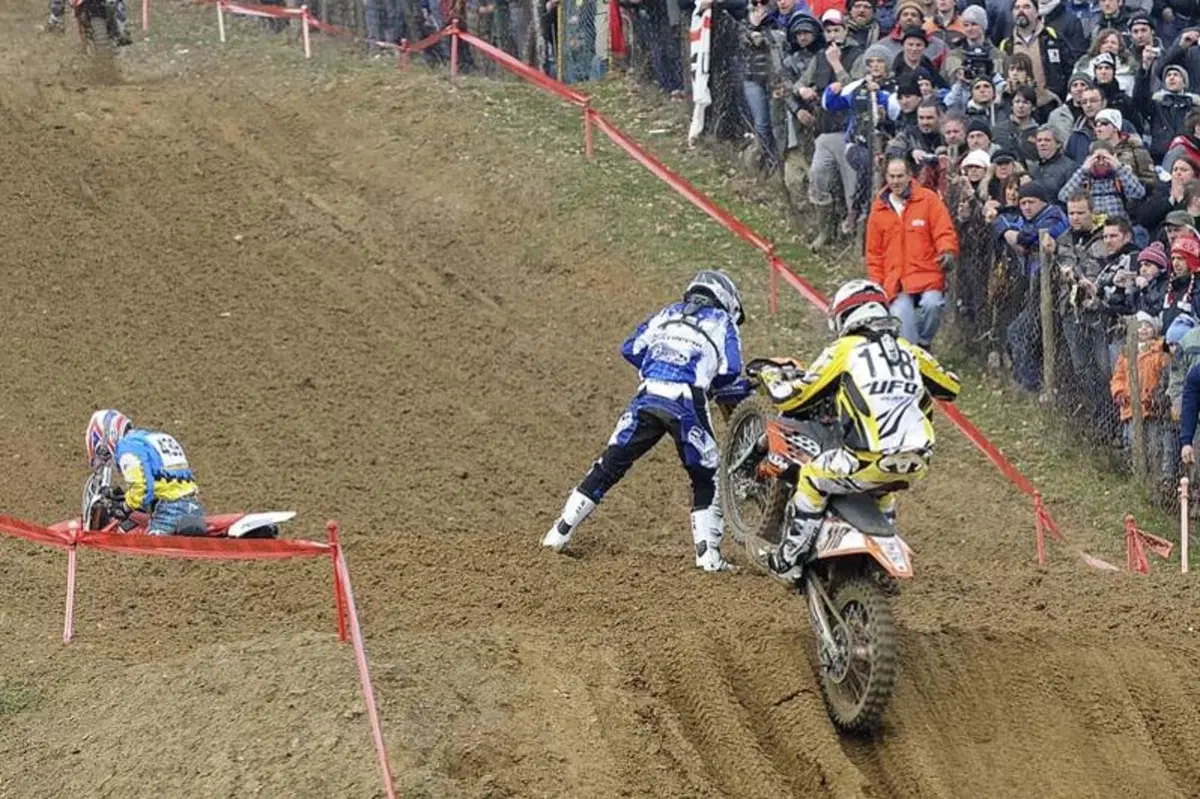 Motocross: numeri da circo! (62)