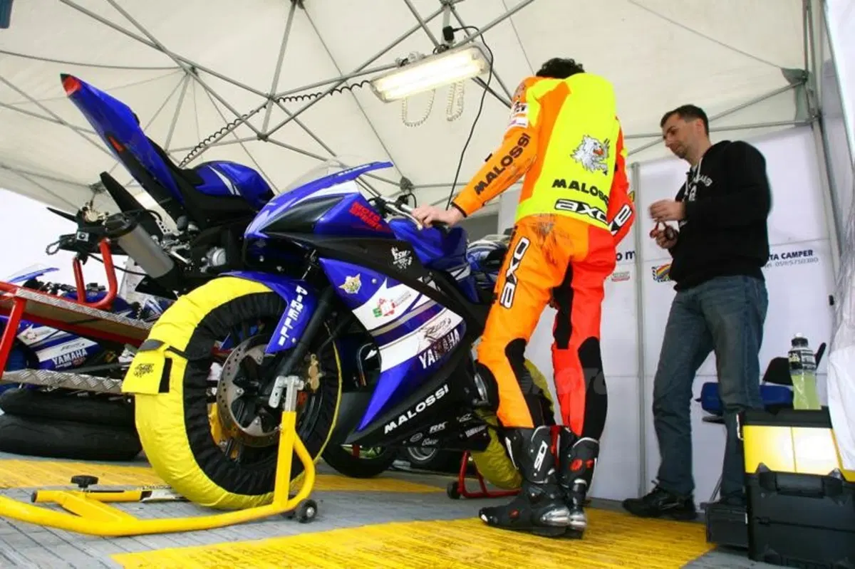 Yamaha R 125 Cup 2010 (5)