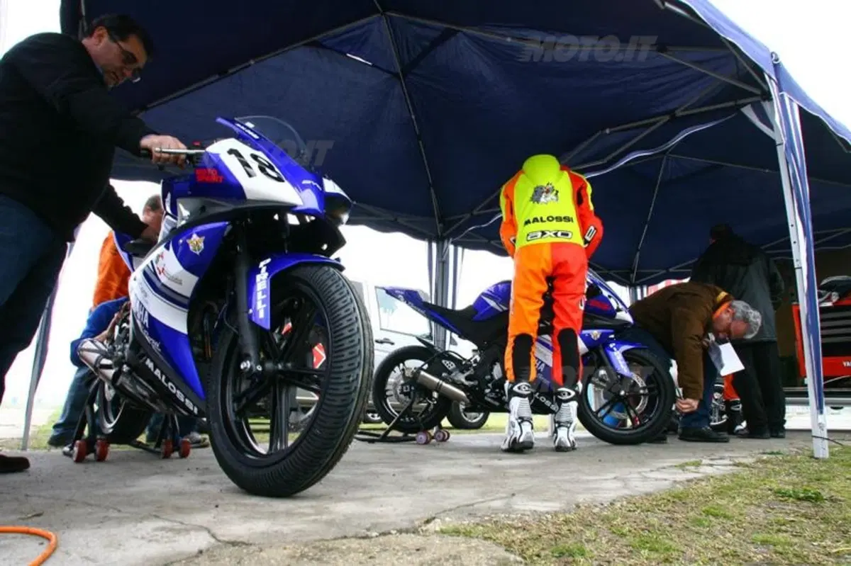 Yamaha R 125 Cup 2010 (6)