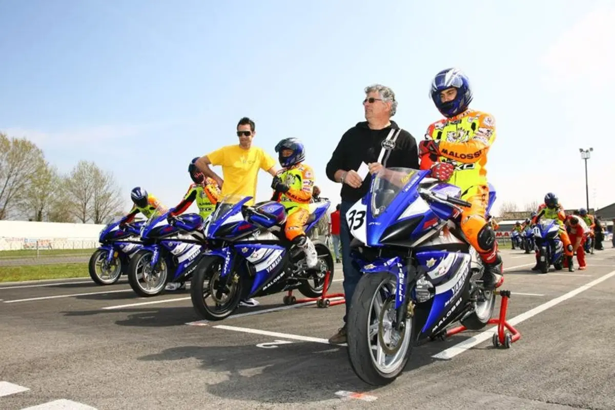 Yamaha R 125 Cup 2010 (8)