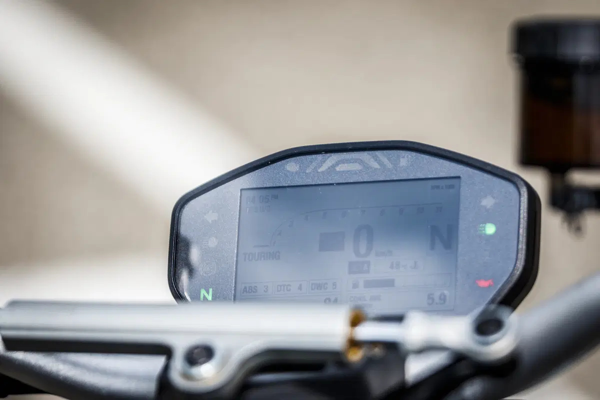 Ducati Monster 1200S v Honda CB1000R v Triumph Speed Triple RS (3)