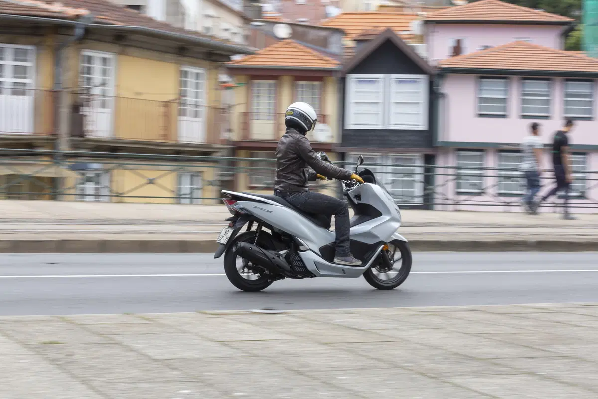 Honda PCX 125, tutto nuovo! (6)