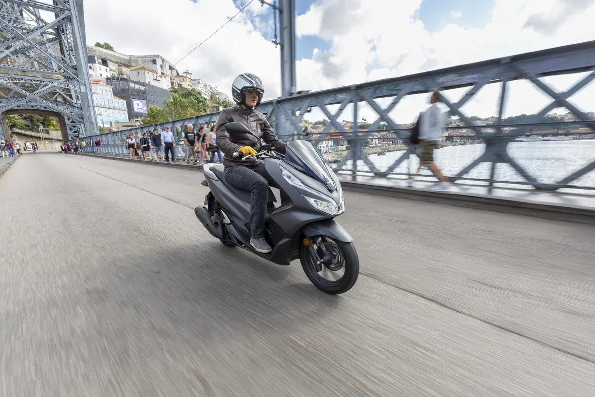 Honda PCX 125, tutto nuovo! (4)