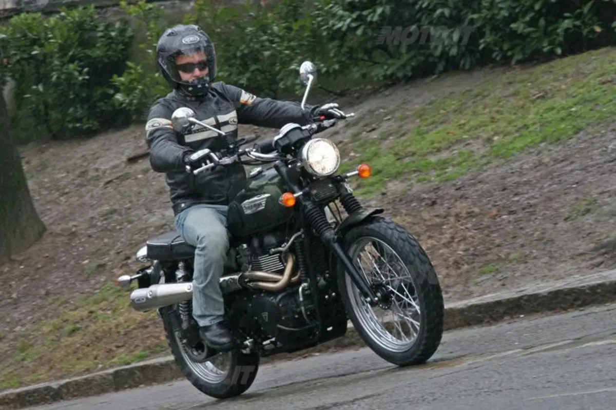 Triumph Scrambler  (8)