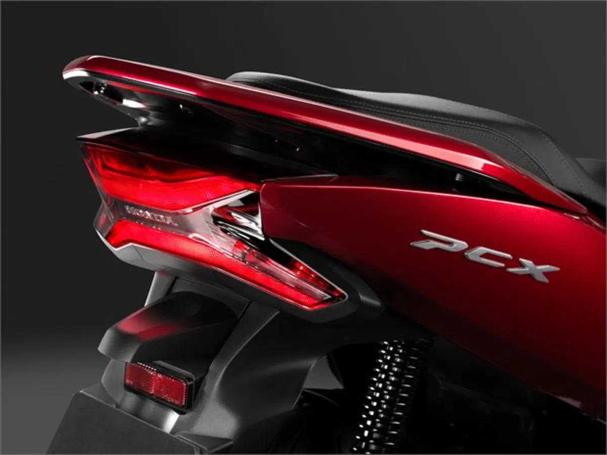 Honda PCX 125, tutto nuovo! (21)
