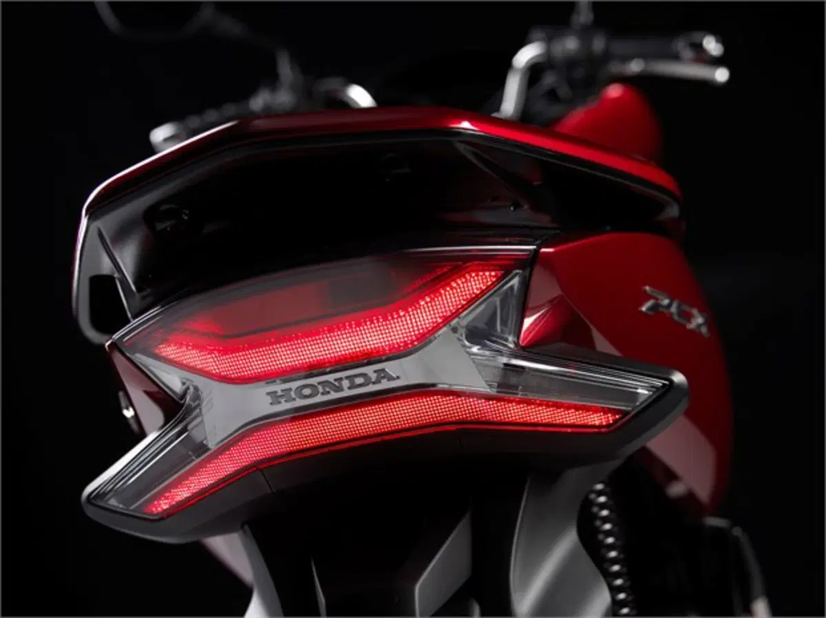 Honda PCX 125, tutto nuovo! (28)