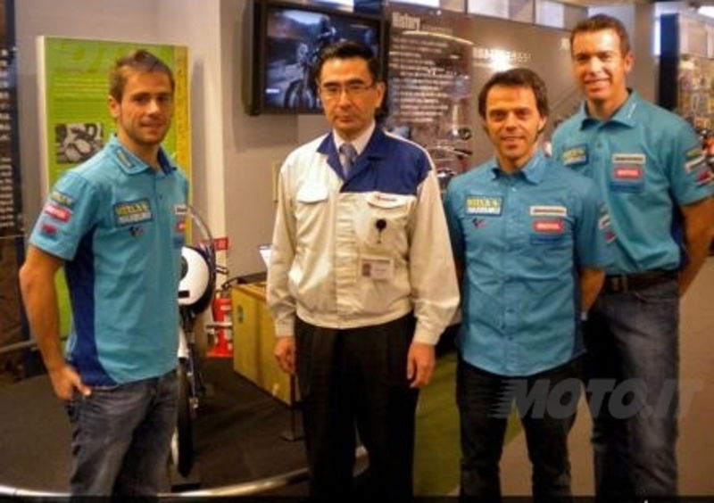 Capirossi e Bautista visitano la Suzuki