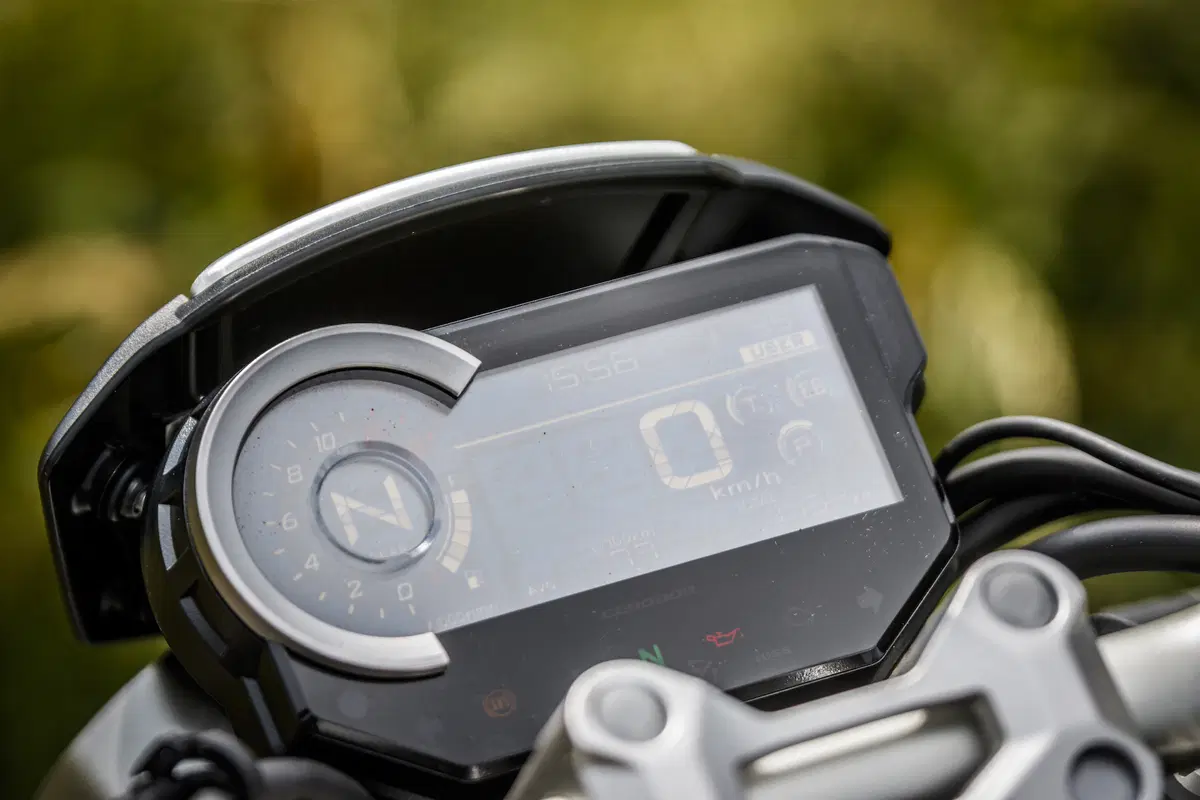 Ducati Monster 1200S v Honda CB1000R v Triumph Speed Triple RS (5)