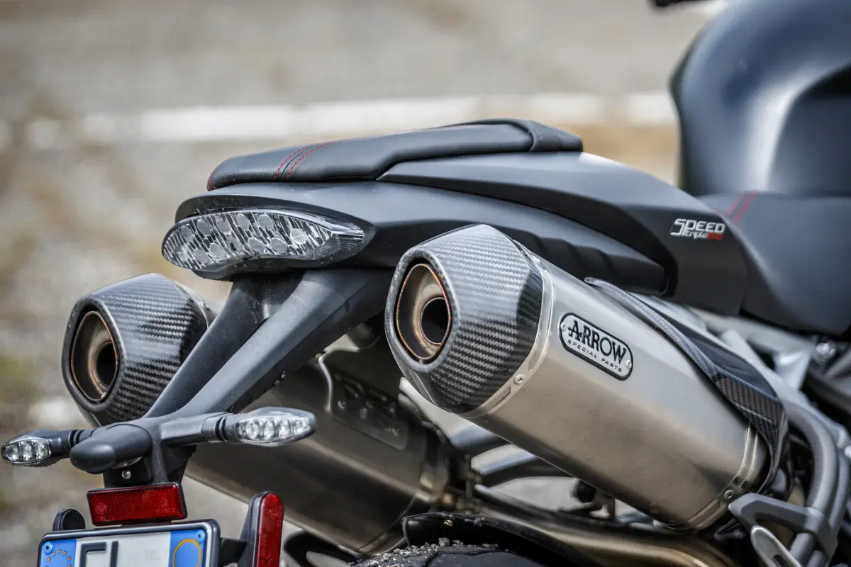 Ducati Monster 1200S v Honda CB1000R v Triumph Speed Triple RS (5)