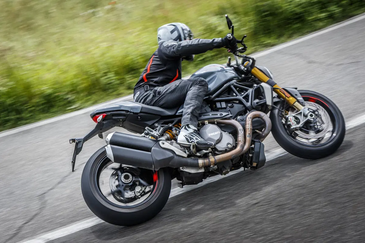 Ducati Monster 1200S v Honda CB1000R v Triumph Speed Triple RS (3)