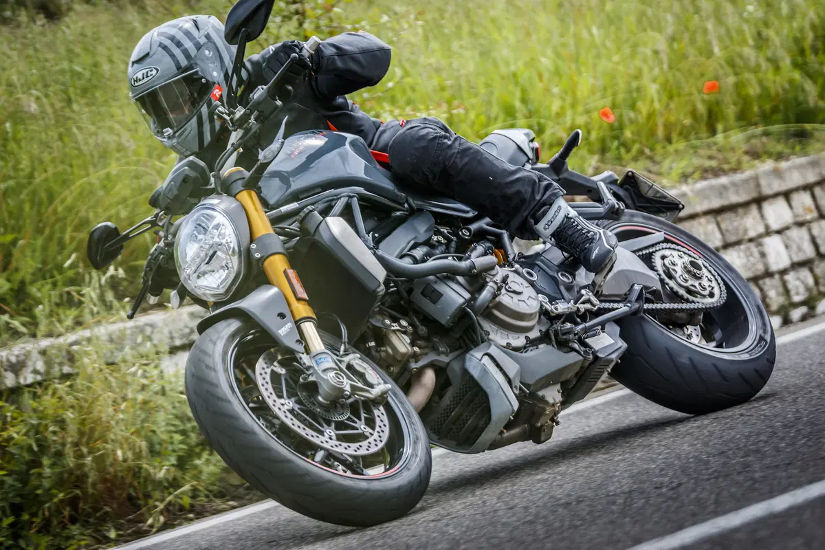 Ducati Monster 1200S v Honda CB1000R v Triumph Speed Triple RS (6)