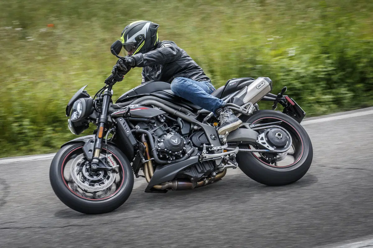Ducati Monster 1200S v Honda CB1000R v Triumph Speed Triple RS (9)