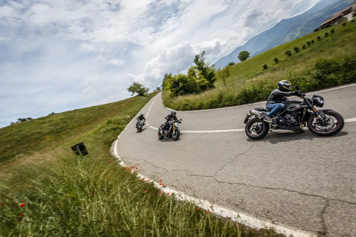 Ducati Monster 1200S v Honda CB1000R v Triumph Speed Triple RS (13)