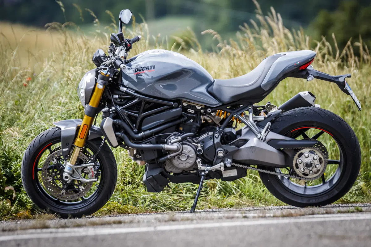 Ducati Monster 1200S v Honda CB1000R v Triumph Speed Triple RS (30)
